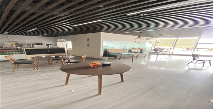 7714de090cee1265957b30e67175357